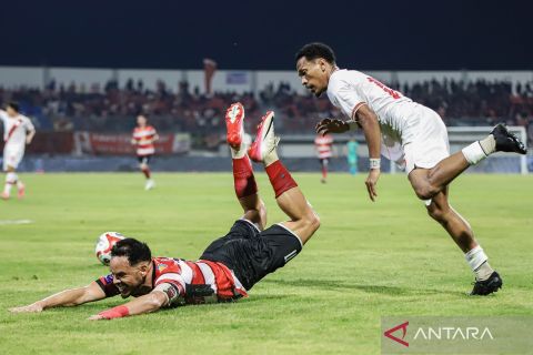 Persis Solo tekuk tuan rumah Madura United 2-1