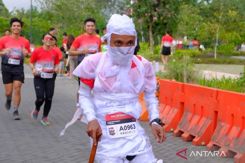 Mumi hingga tokoh pewayangan ikuti Bali International Trail Run 2025, ini penampakan mereka