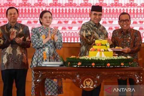 Peringatan Hari Konstitusi dan HUT ke-80 MPR