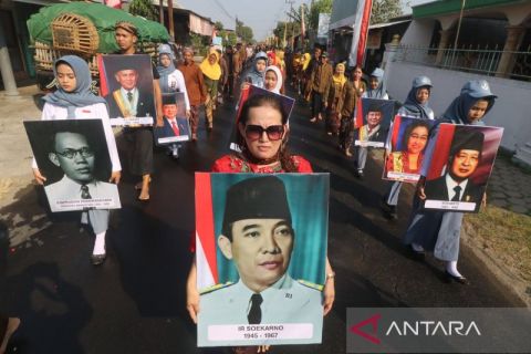 Ruwatan Negara di Kediri, ribuan peserta doa bersama di rumah masa kecil Bung Karno