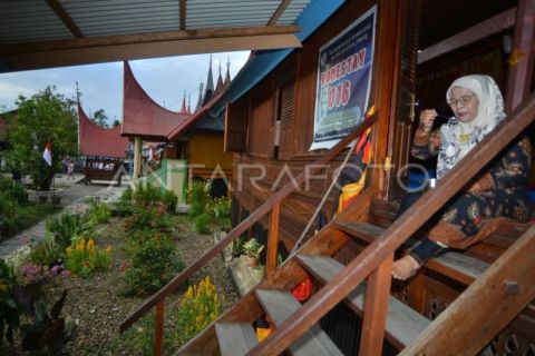 Restorasi rumah gadang di Solok Selatan