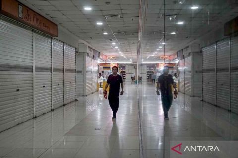 Perilaku belanja daring berdampak sepinya pengunjung pusat perbelanjaan di Jakarta