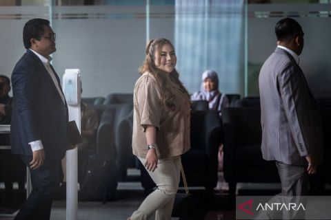 Selebgram Lisa Mariana diperiksa KPK dalam kasus dugaan korupsi proyek pengadaan iklan Bank BJB