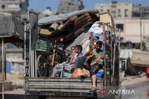 Dua minggu terkepung, warga mengungsi ke selatan Jalur Gaza