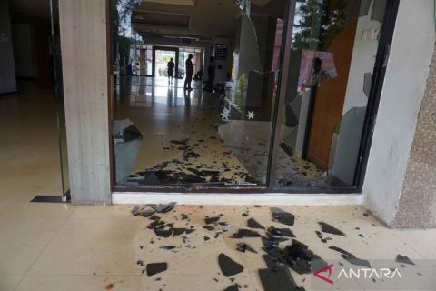 Tak terima sidang tahanan kasus makar dipindah ke Makassar, massa rusak fasilitas pemerintah di Sorong