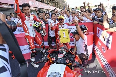 Herjun Atna Firdaus juara race 2 kelas SS600 Idemitsu FIM ARRC