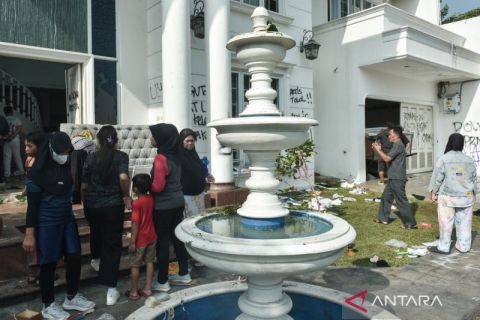 Inilah kondisi rumah Anggota DPR Uya Kuya di kawasan Pondok Bambu