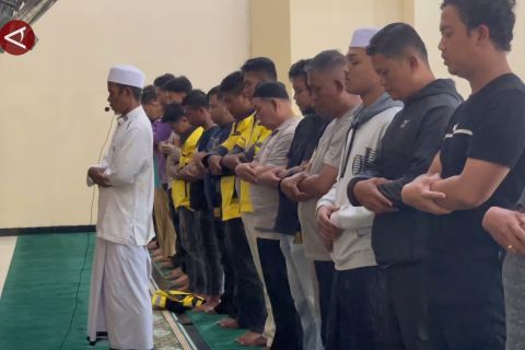 Aliansi ojol di Tanjung Selor gelar sholat goib untuk Affan Kurniawan