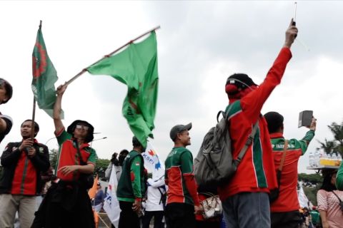 Demo buruh di DPR, Jalan Gatot Subroto arah Slipi ditutup