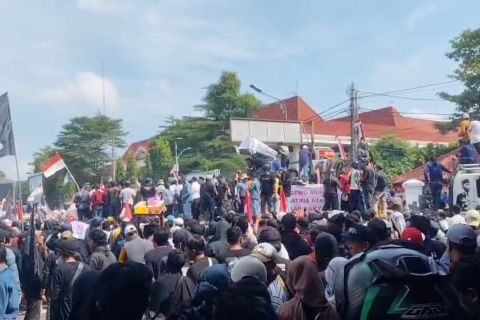 Demo tuntut Bupati Pati mundur berakhir rusuh