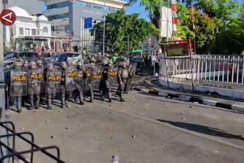 Kericuhan di Otista, polisi imbau sampaikan aspirasi dengan tertib