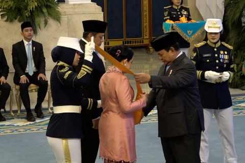 Presiden anugerahi Tanda Kehormatan bagi tokoh bangsa lintas bidang