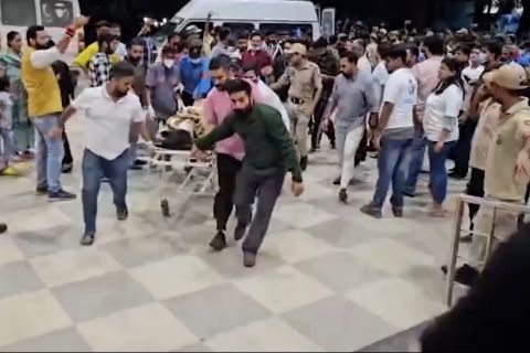 Sedikitnya 60 tewas akibat hujan ekstrem dan longsor besar di Kashmir