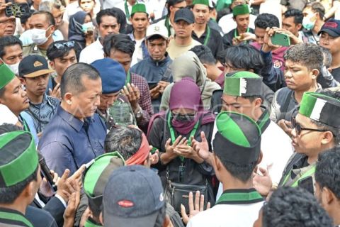 Unjuk rasa di Mataram