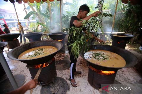 Sambut Maulid Nabi dengan Tradisi kuah beulangong kenduri di Aceh