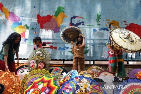 Festival Payung Indonesia di Taman Balekambang dongkrak kunjungan wisata Solo