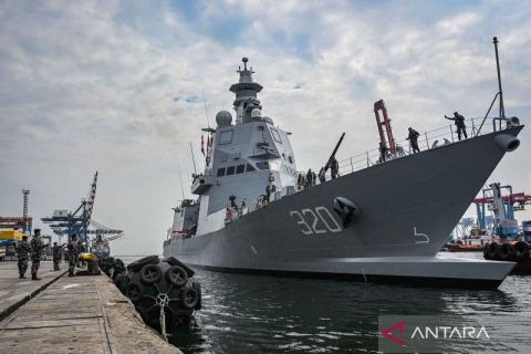 Kapal perang baru milik TNI AL tiba di Tanjung Priok