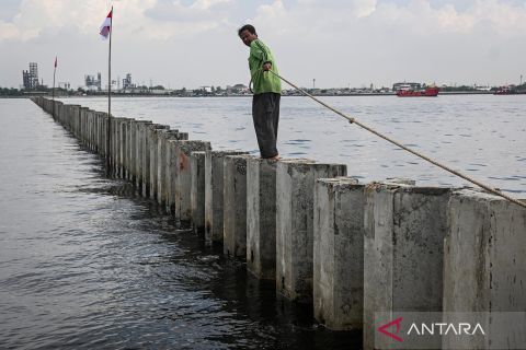 Soal tanggul beton di perairan Cilincing, ini penjelasan KKP