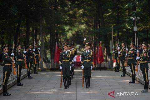 Garda kehormatan iringi pemakaman 30 martir CPV di Shenyang usai dipulangkan dari Korea Selatan
