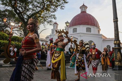 Parade wayang dan cosplay meriahkan Festival Kota Lama Semarang