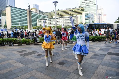 Sailor Moon lenggak-lenggok saat HBKB di Bundaran HI