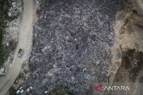 Asap pembakaran sampah ganggu warga, Pemkot Semarang tutup TPA Ilegal Rowosari