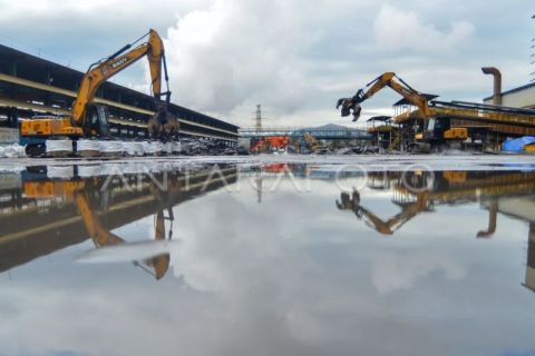 Pengolahan feronikel di Pulau Obi