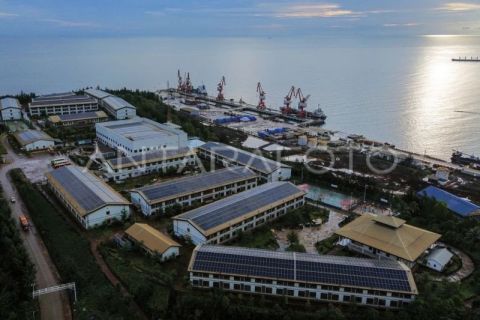 Penggunaan panel surya atap Harita Nickel