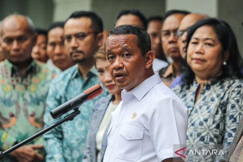 Menteri ESDM Bahlil Lahadalia sebut SPBU swasta setuju beli BBM dari pertamina