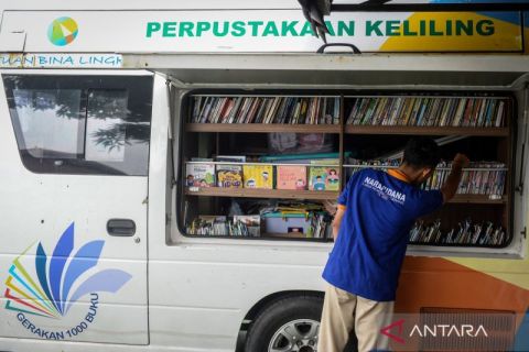 Layanan mobil perpustakaan keliling untuk warga binaan di Tangerang