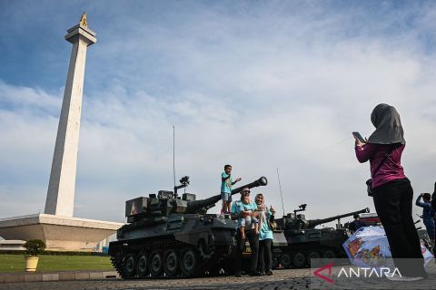 TNI Fair di Monas