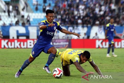 Persib Bandung tekuk tuan rumah Arema FC  2-1