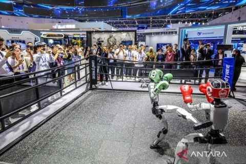 Serunya kompetisi tinju robot humanoid di Pameran Perdagangan Digital Global di Hangzhou