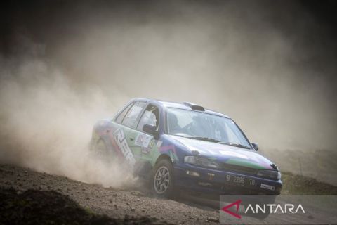 Melihat aksi pereli dari berbagai daerah adu cepat di Sprint Rally 2025 Semarang