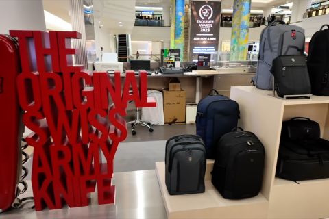 Dari pisau lipat, jenama asal Swiss rambah perlengkapan travel