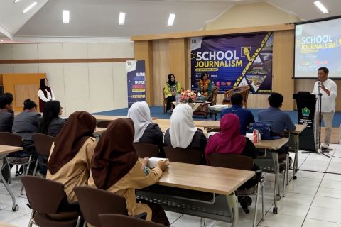 Jurnalis berbagi ilmu dengan para siswa SMA/SMK Malang