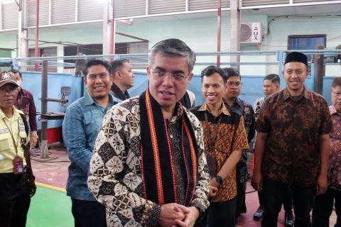 Menaker minta Pemerintah Aceh tarik investor
