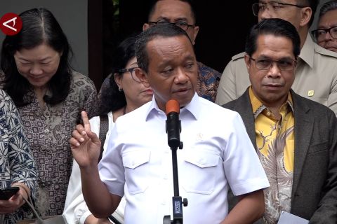 Bahlil minta SPBU swasta tidak PHK pegawai imbas stok menipis