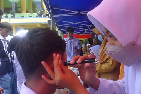 Jemput bola, cek kesehatan gratis di Temanggung diadakan di sekolah
