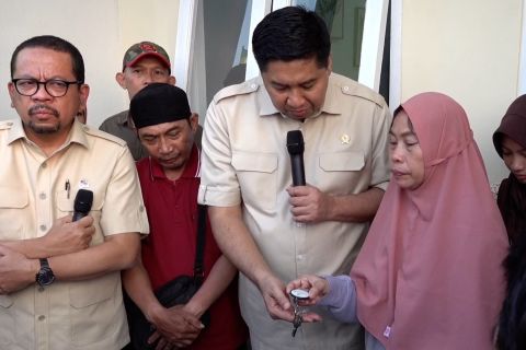 Pemerintah serahkan rumah di Bogor kepada keluarga Affan Kurniawan