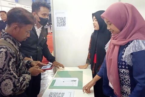 Ribuan peluang kerja hadir di "Naker Fest" Madiun 2025