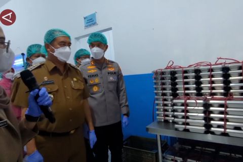 Tim kesehatan Polres Madiun pantau MBG sebelum didistribusikan