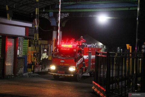 Kebakaran area HCC di kilang minyak Pertamina di Dumai, lima warga dilarikan ke RS