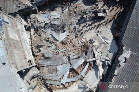 Sekitar 49 korban masih tertimbun material mushalla ambruk di Ponpes Al Khoziny