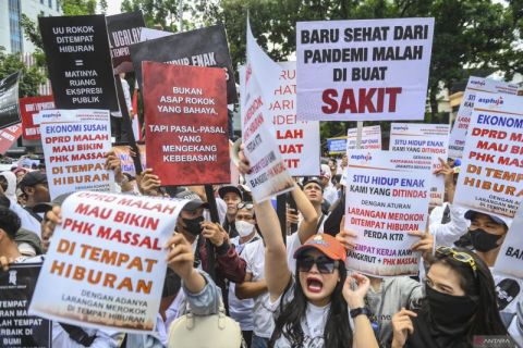 Pekerja tempat hiburan ramai-ramai tolak Raperda KTR