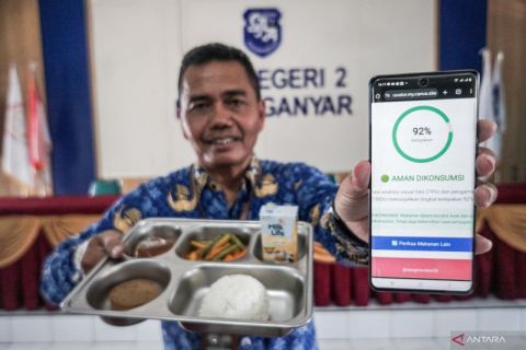 Guru manfaatkan aplikasi Save Eat untuk deteksi kelayakan menu MBG
