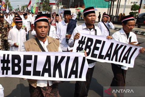 Aksi bela kiai alumni pesantren Lirboyo Kediri
