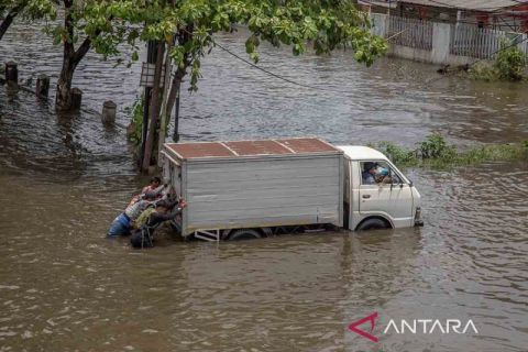 Banjir jalur utama pantura Semarang-Surabaya