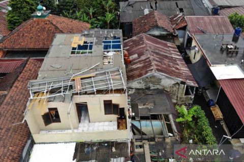Puluhan rumah rusak diterjang angin puting beliung di Bogor