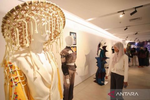 Institut Kesenian Jakarta tampilkan koleksi busana pada Cikini Fashion Festival 2025